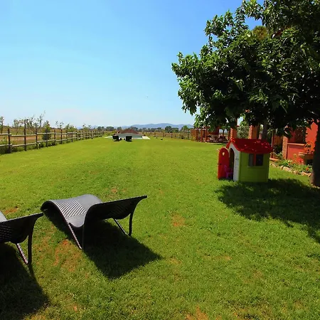 Spacious Holiday In Grosseto With Swimming Pool Villa *