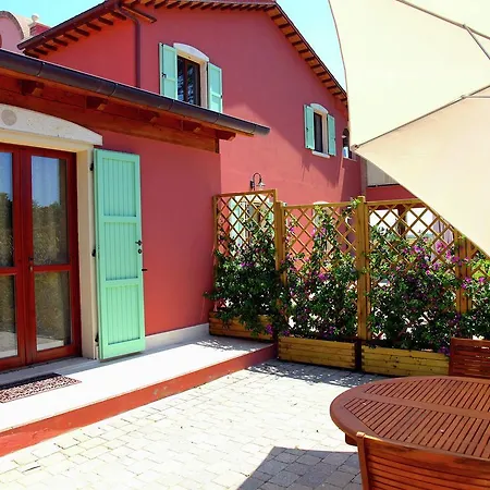 Spacious Holiday In Grosseto With Swimming Pool * Bagno Roselle