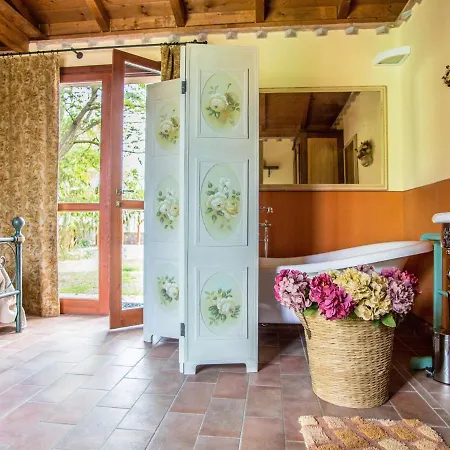 Spacious Holiday In Grosseto With Swimming Pool Villa *