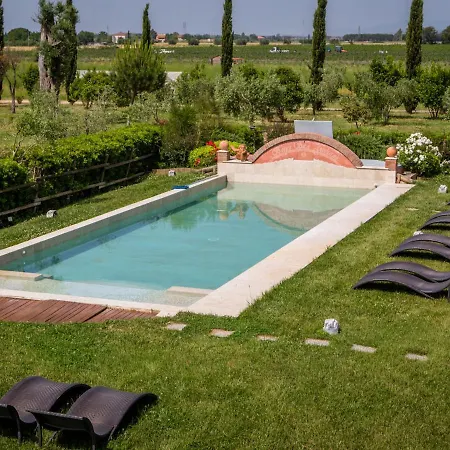 Spacious Holiday In Grosseto With Swimming Pool * Bagno Roselle